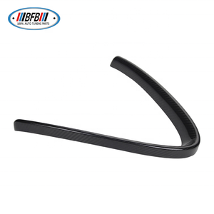 Couvercle de cadre de <span class=keywords><strong>calandre</strong></span> en V en fibre de carbone véritable pour <span class=keywords><strong>Alfa</strong></span> <span class=keywords><strong>Romeo</strong></span> <span class=keywords><strong>Giulia</strong></span> Sedan 2016-2019 Grilles de voiture - Product Image 5