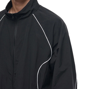 Veste de survêtement Healy pour homme, noire, légère, en polyester, entièrement zippée, design sportif, séchage rapide, coupe classique, couleur unie, logo sur le devant - Product Image 3