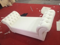 Nuevo modelo de sofá cama blanco con mechones