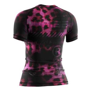 Camiseta de Protección Solar para Mujer Diseñada con Tela Elástica Transpirable que Combina Comodidad, Durabilidad y un Diseño Elegante para Deportes Marítimos y Acuáticos - Product Image 5