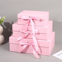 Boîte cadeau rigide pliable de luxe OORDEE en carton, en stock, avec revêtement UV, doublure en éponge, fermeture magnétique, poignée et ruban.