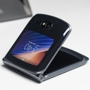 Smartphone Rola Razr 5G 2020 Ricondizionato Originale, 8GB RAM 256GB, con Connettività GSM CDMA LTE - Product Image 4