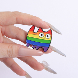 LGBT Pride หมุดเคลือบลายแมวสีรุ้งน่ารักเข็มกลัดรูปสัตว์มีปกเครื่องประดับเป็นของขวัญสำหรับเพื่อน - Product Image 4