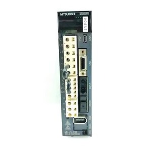 Amplificador de Servomotor Compacto MR-J3-10A 20A 40A 100W 200W 400W, Controlador de Movimiento para Sistemas de Automatización de Máquinas CNC - Product Image 3