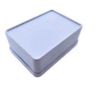 Boîte à biscuits rectangulaire avec charnière, qualité alimentaire, logo en relief, recyclable, 133x95x55mm, vernis brillant pour emballage et usage artisanal