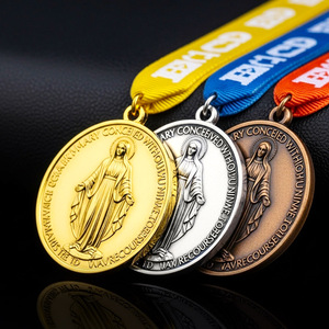 Médaille religieuse en métal en gros, Médaille miraculeuse de la Vierge Marie en relief 3D, Médaille catholique avec cordon personnalisé - Product Image 1