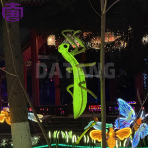 Lanterne traditionnelle modèle Mantis, décoration lumineuse pour Halloween, Nouvel An et thème de Noël - Product Image 5