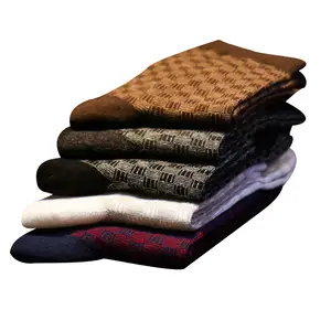 Stock Cheap Wholesale Winter Crew Dress Socks Logo Design Customizable Cotton Business Men Socks
