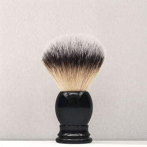 Brocha de Afeitar de Alta Calidad con Logotipo Personalizado, Mango de Resina y Pelo Sintético - Product Image 3