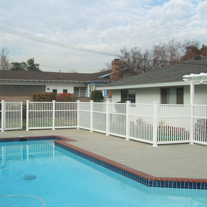 أحدث تصميم ألواح سياج فينيل أبيض من كلوريد البولي فينيل ، سياج خارجي للخصوصية الجميلة لحمام السباحة - Product Image 2