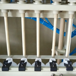 Linea di prodotti per la pulizia della macchina di rifornimento del deodorante della toilette per l'imbottigliamento dell'acqua del fluido di cloro liquido acido forte anticorrosivo automatico - Product Image 3