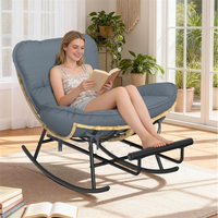 Fauteuil à bascule surdimensionné en rotin PE à prix abordable avec repose-pieds pour jardin, lecture, sieste et détente