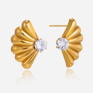 Stud Earrings Gold Shell Shape Zircon Claw Setting Everyday Wear - Product Image 1