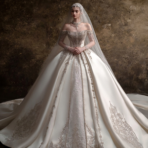 LSHT131 Vestido de Novia Largo Moderno con Cuello Barco, Apliques de Encaje con Flores de Cristal y Bordado - Product Image 1
