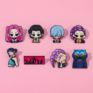 Broche de Aleación con Diseño de Grupo de Cazadores de Brujas de Dibujos Animados, Galvanizado, Accesorios de Moda, Impresión en Aleación - Product Image 1