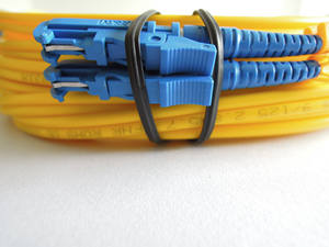 Cable de Fibra Óptica FTTH E2K-E2K SM SX 0.9/2.0/3.0mm con Material LSZH y Núcleo Simplex/Dúplex - Product Image 2