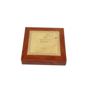 Boîte de rangement pour pièces de monnaie souvenir en noyer/chêne/ébène de haute qualité, faite à la main, personnalisée, rectangulaire, avec logo imprimé en soie et doublure en velours - Product Image 3