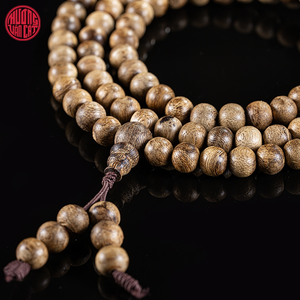 ลูกประคำไม้กฤษณาเกรดพื้นฐาน 108 เม็ด ขนาด 6 มม. สีเข้ม มีน้ำมันน้อย งานเรียบง่าย สไตล์เครื่องประดับอูด - Product Image 2