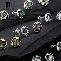 Boucles d'oreilles clous uniques et élégantes en argent sterling S925 avec coquille d'ormeau naturelle irrégulière pour femmes