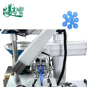 Système de production automatique de codage laser de bouchons avec alimentateur vibrant, inspection visuelle multicaméras et vérification des codes QR - Product Image 3
