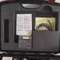 Appareil de mesure de rugosité de surface portable de la série MarSurf de la marque Mahr, avec une précision de mesure jusqu'au niveau du nanomètre.