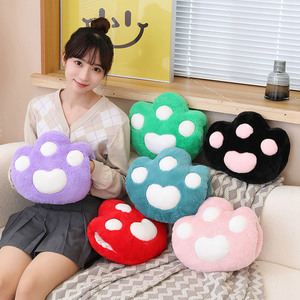 Coussins en peluche chauds en forme de patte de chat et de patte d'ours, colorés, vente en gros d'usine, coussins de sieste pour le bureau, cadeaux - Product Image 4