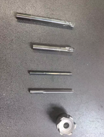 Machine de fraisage CNC à 3 axes Rongchi Stable pour le travail des modèles en FRP, PU, PMI et de la mousse, pour le transport ferroviaire, avec cadre soudé en tubes carrés robustes