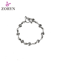 Gelang Gothic Stainless Steel Rantai Punk dengan Desain Laba-laba Batu Ungu Perhiasan Fashion untuk Pria Wanita Gaya Rock Sehari-hari