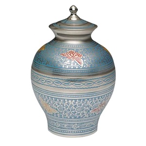 Urnes funéraires en aluminium de style américain élégant au design marocain pour cendres humaines, personnalisables, étanches, fabrication indienne - Product Image 5