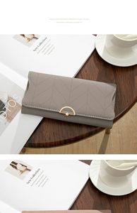 <span class=keywords><strong>Portafoglio</strong></span> Lungo da <span class=keywords><strong>Donna</strong></span> all'Ingrosso, Design Fresco e Geometrico, <span class=keywords><strong>in</strong></span> Pelle PU Goffrata, Porta Carte e Borsellino Pieghevole a Tre Ante - Product Image 5