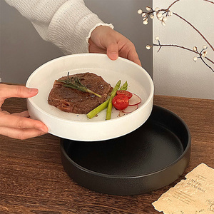 Assiettes rondes en céramique de <span class=keywords><strong>porcelaine</strong></span> noire et <span class=keywords><strong>blanche</strong></span> en gros, <span class=keywords><strong>design</strong></span> de dîner haut de gamme, <span class=keywords><strong>assiette</strong></span> à steak vierge pour restaurant - Product Image 4