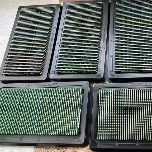 M321R8GA0PB0-CWM 64GB DDR5 5600MHz 288-Pin ECC RDIMM 1.1V 2R 4 Server Memory Module in Stock