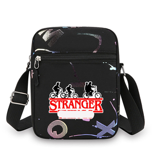 Nouveau design Stranger S5 Hellfire Club Friends Don't Lie Eleven Pattern Crossed Body Bag Sac à bandoulière personnalisé pour enfants - Product Image 1