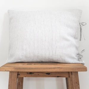 <span class=keywords><strong>Federa</strong></span> per <span class=keywords><strong>Cuscino</strong></span> in Puro Lino con Strisce Grigie, Design Personalizzato per Casa e Hotel, Chiusura con Laccetti - Product Image 4