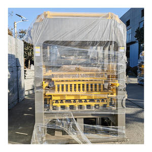 Machine de moulage automatique de blocs de ciment hydrauliques contrôlée par PLC QT5-15 pour les blocs de mur <span class=keywords><strong>et</strong></span> de soutènement - Product Image 2