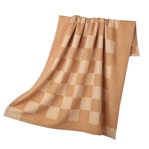 Couverture de voyage en laine à <span class=keywords><strong>poils</strong></span> <span class=keywords><strong>longs</strong></span> tricotée avec texte personnalisé du fabricant chinois - Product Image 4