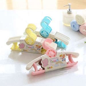 Bán Sỉ Giá Treo Quần Áo Trẻ Em Giá Treo Quần Áo Trẻ Em Bằng Nhựa Giá Treo Quần Áo Trẻ Em Màu Hồng - Product Image 6