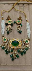 Ensemble de collier en pierres faites à la main de luxe avec boucles d'oreilles assorties, bijoux élégants et tendance pour femmes, pour les occasions spéciales, collection mariage - Product Image 5