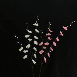 Fleur de prunier artificielle Junheyuan, branche unique en soie, pour la décoration intérieure et les arrangements floraux - Product Image 1