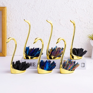 Adorno de Plumas de Cisne con <span class=keywords><strong>Turmalina</strong></span> <span class=keywords><strong>Negra</strong></span> y Azul Aura, Hecho a Mano con Cristales Naturales Curativos, Venta Directa de Fábrica - Product Image 1