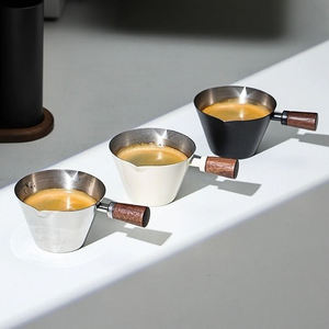 Taza Medidora de Acero Inoxidable para <span class=keywords><strong>Espresso</strong></span>, Taza de Café de Boca Ancha con Boquilla en V y Escala de Medición para Latte, Americano, Cappuccino - Product Image 1