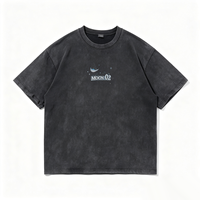 T-shirt Oversize Effet Vieilli Kornit DTG avec Motif Éclaboussures Lune et Étoile, Étiquette Rectangulaire, Bords Bruts, Style Grunge Urbain