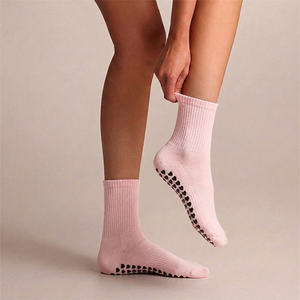 Calcetines de Yoga Antideslizantes BiLu de Alta Calidad para Mujer, con Lazo Bonito, Calcetines con Agarre hasta la Pantorrilla, Personalizables con Logotipo, para Pilates, Barre, Fitness y Entrenamiento - Product Image 1