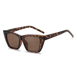Lunettes de soleil de luxe rétro unisexes en gros, monture large œil de chat, protection <span class=keywords><strong>UV</strong></span> <span class=keywords><strong>400</strong></span> - Product Image 3