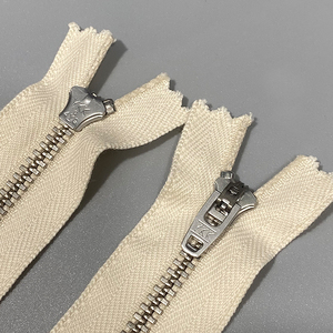 Высококачественная красочная молния Ykk оригинальная хлопковая лента с закрытым концом 4 # Ykk металлическая молния - Product Image 2