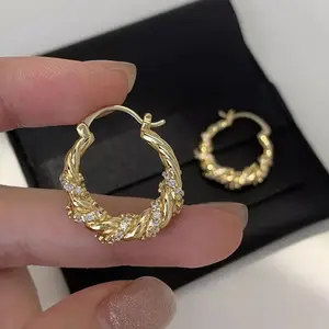 Luxury Zircon Twist CZ Earrings for Women Advanced Design High Quality Earrings Fashion Personality Ear Loops