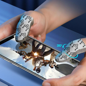 Les manchons de doigts en tissu argenté pour l'e-sport sont absorbants et offrent une sensibilité tactile, ce qui les rend idéaux pour les jeux compétitifs. - Product Image 1