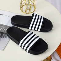 2024 Nouvelles Sandales Tongs d'Été à Enfiler d'Intérieur et d'Extérieur pour Hommes, Sandales Maison OEM pour Hommes et Femmes