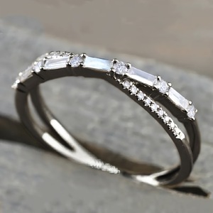 Anello con Design a Croce, Stile Minimalista per Donne - Product Image 6