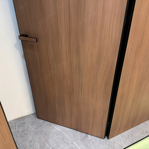 新発売 防水加工済み ポリッシュパネルプレハング モダンデザイン インテリアルーム用複合材ドバイUAE木製ドア（住宅用） - Product Image 4